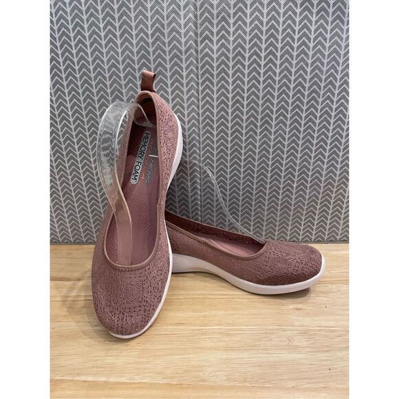 Skechers Memory foam cool aired pink slip on round toe sneakers - Picture 1 of 9